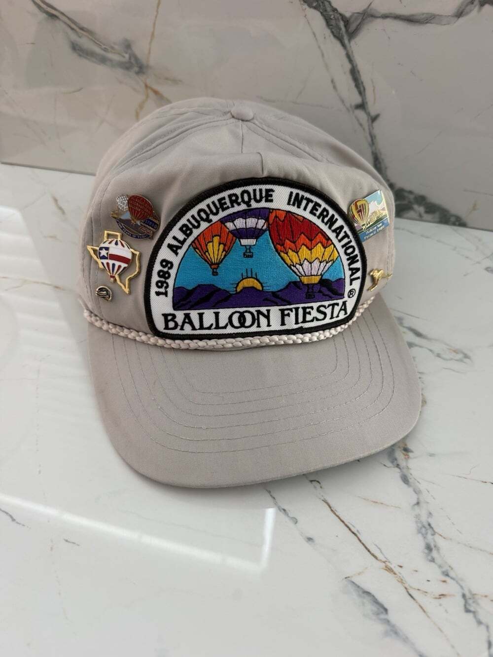 Vintage 1989 Albuquerque Balloon Fiesta Rope Hat With 5 Collectible Enamel Pins
